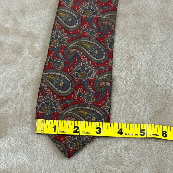 Valentino Fashion Styles Maroon Blue Paisley Silk Tie - Picture 3 of 3